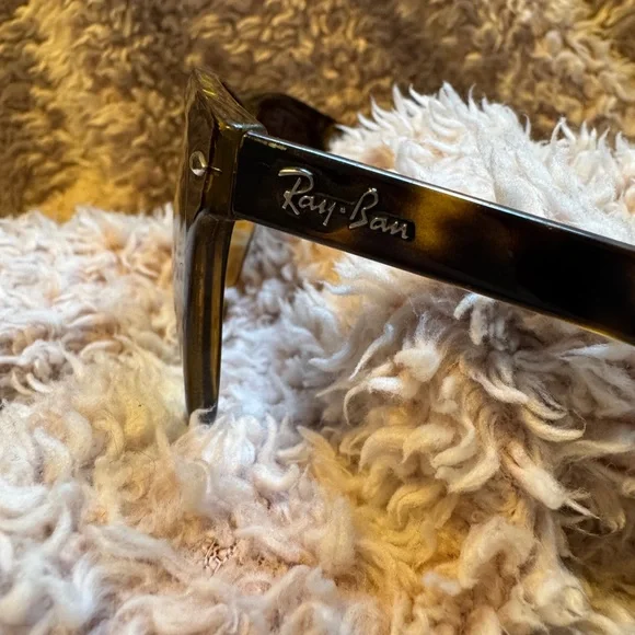 Ray-Ban Tortoise Shell Frame Sunglasses - Picture 8 of 8